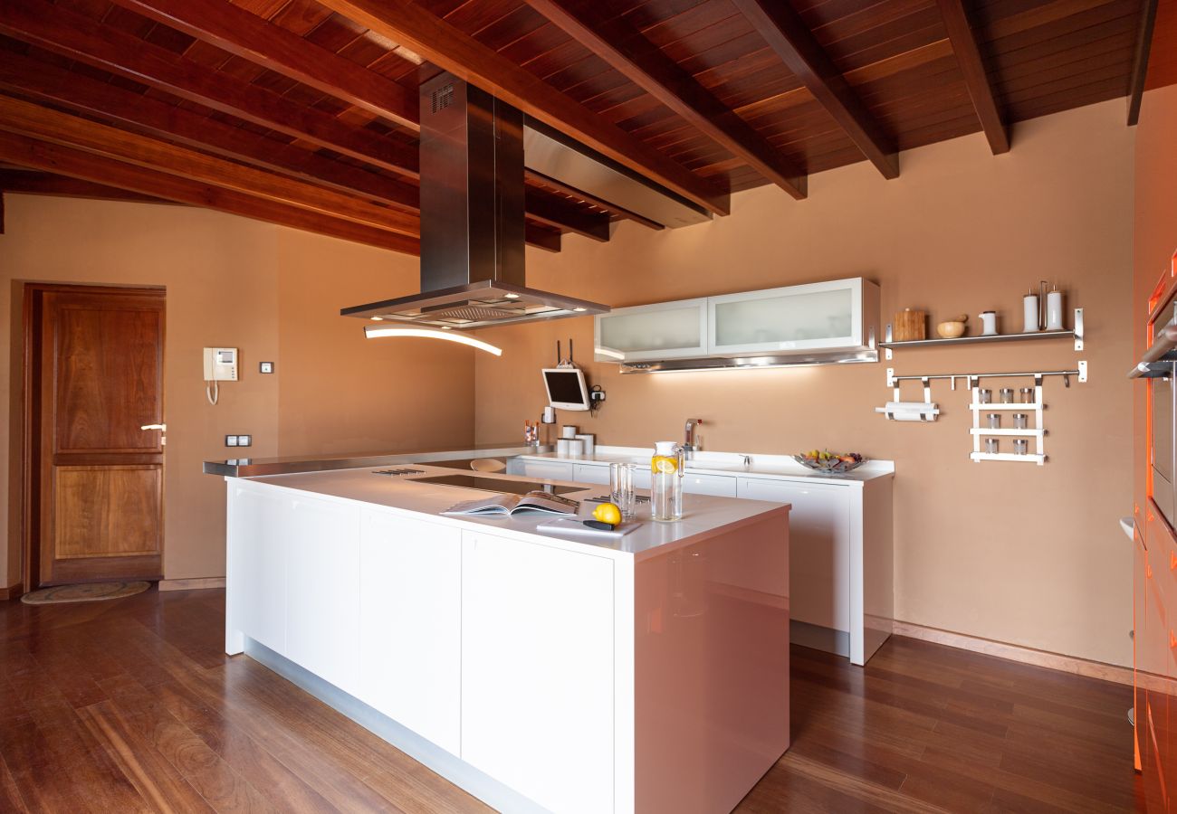 Villa em Antigua - Fuerteventura - HomeForGuest Casa Atlanntes: piscina climatizada, jardín de 4000m² - HomeForGuest  Villa em Antigua - Fuerteventura - HomeForGuest Casa Atlanntes: piscina climatizada, jardín de 4000m² - HomeForGuest