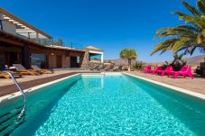 Villa em Antigua - Fuerteventura - HomeForGuest Casa Atlanntes: piscina climatizada, jardín de 4000m² - HomeForGuest 