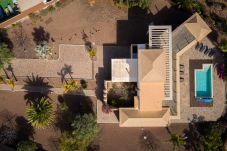 Villa em Antigua - Fuerteventura - HomeForGuest Casa Atlanntes: piscina climatizada, jardín de 4000m² - HomeForGuest 