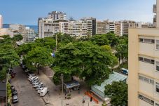 Apartamento em Rio de Janeiro - 6 minutos da praia de Ipanema e próximo do metrô | J801