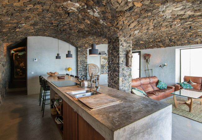 Apartamento em Arico - HomeForGuest NextDoor Oasis: frente al mar, terraza, piscina natural- HomeForGuest Apartamento em Arico - HomeForGuest NextDoor Oasis: frente al mar, terraza, piscina natural- HomeForGuest