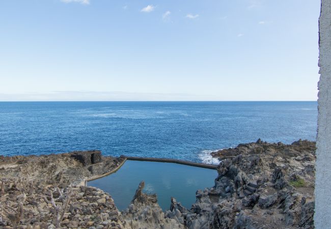 Apartamento em Arico - HomeForGuest NextDoor Oasis: frente al mar, terraza, piscina natural- HomeForGuest Apartamento em Arico - HomeForGuest NextDoor Oasis: frente al mar, terraza, piscina natural- HomeForGuest