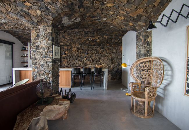 Apartamento em Arico - HomeForGuest NextDoor Oasis: frente al mar, terraza, piscina natural- HomeForGuest Apartamento em Arico - HomeForGuest NextDoor Oasis: frente al mar, terraza, piscina natural- HomeForGuest