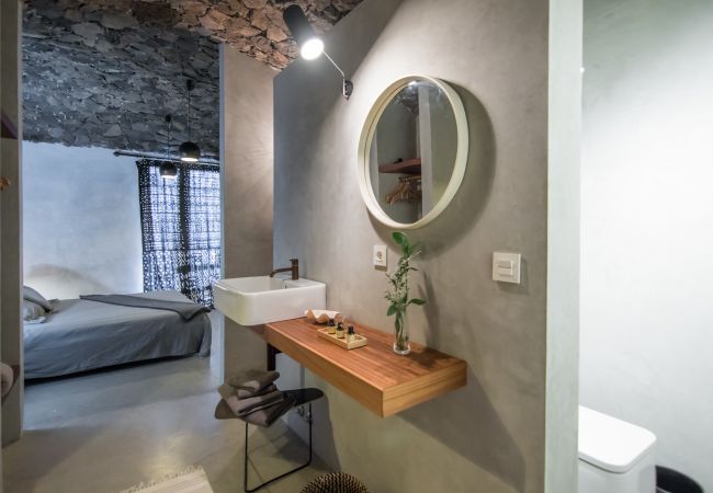 Apartamento em Arico - HomeForGuest NextDoor Oasis: frente al mar, terraza, piscina natural- HomeForGuest Apartamento em Arico - HomeForGuest NextDoor Oasis: frente al mar, terraza, piscina natural- HomeForGuest