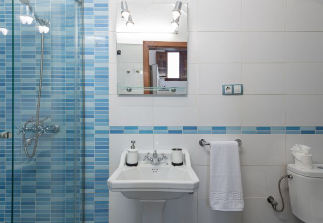 Casa em Arucas - HomeForGuest Acogedor Loft con Parking junto a la Catedral de Arucas Casa em Arucas - HomeForGuest Acogedor Loft con Parking junto a la Catedral de Arucas