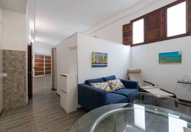Casa em Arucas - HomeForGuest Acogedor Loft con Parking junto a la Catedral de Arucas Casa em Arucas - HomeForGuest Acogedor Loft con Parking junto a la Catedral de Arucas
