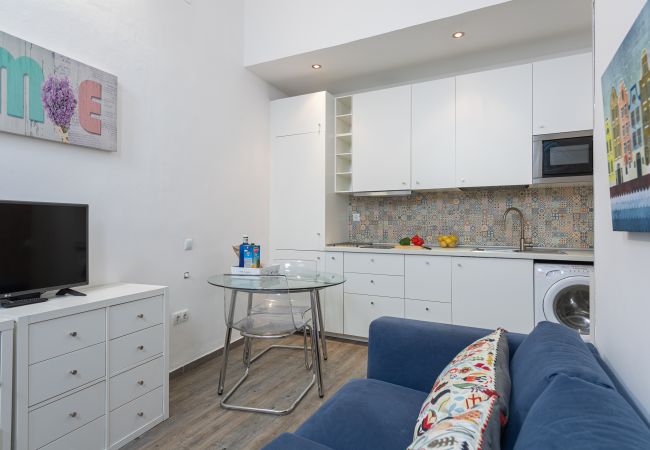 Casa em Arucas - HomeForGuest Acogedor Loft con Parking junto a la Catedral de Arucas Casa em Arucas - HomeForGuest Acogedor Loft con Parking junto a la Catedral de Arucas