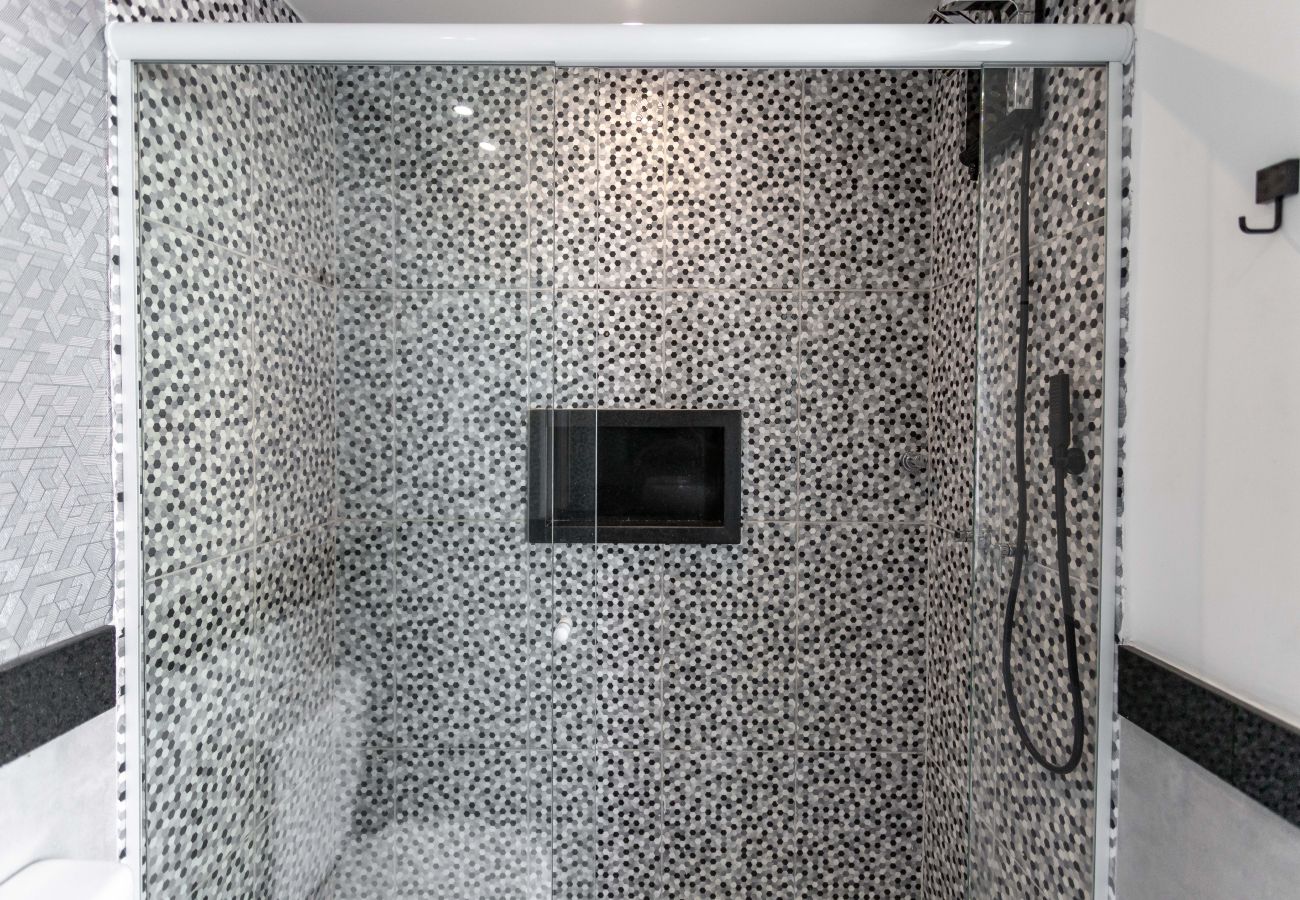 Apartamento em Rio de Janeiro - Vista da praia de Copacabana | NSC1006 Apartamento em Rio de Janeiro - Vista da praia de Copacabana | NSC1006