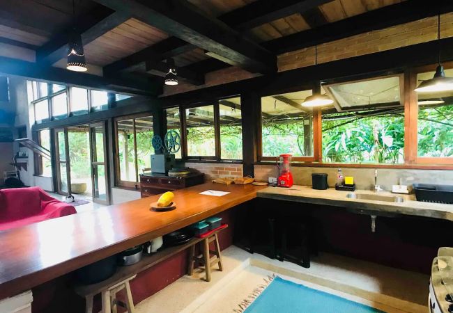 Casa em Ilhabela - Loft charmoso c/ wi-fi perto da praia em Ilhabela Casa em Ilhabela - Loft charmoso c/ wi-fi perto da praia em Ilhabela