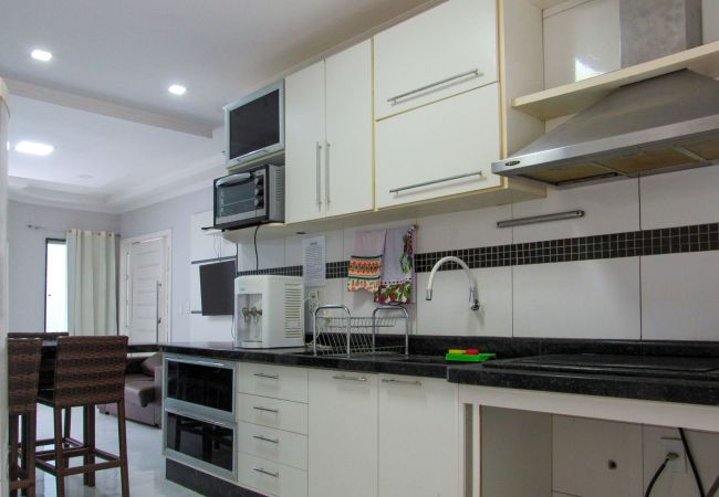 Apartamento em Porto Seguro - Apto 2 c/ piscina e wi-fi a 150 m da praia Mundaí Apartamento em Porto Seguro - Apto 2 c/ piscina e wi-fi a 150 m da praia Mundaí