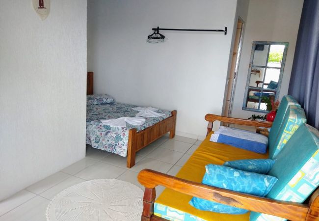 Quarto em Caraguatatuba - Suíte 2 com piscina e wi-fi em Caraguatatuba Quarto em Caraguatatuba - Suíte 2 com piscina e wi-fi em Caraguatatuba