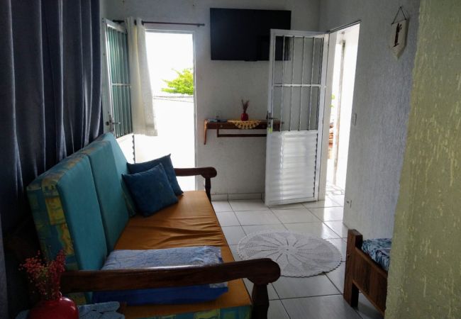 Quarto em Caraguatatuba - Suíte 2 com piscina e wi-fi em Caraguatatuba Quarto em Caraguatatuba - Suíte 2 com piscina e wi-fi em Caraguatatuba