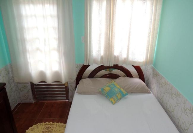 Quarto em Caraguatatuba - Suíte 5 com piscina e wi-fi em Caraguatatuba Quarto em Caraguatatuba - Suíte 5 com piscina e wi-fi em Caraguatatuba
