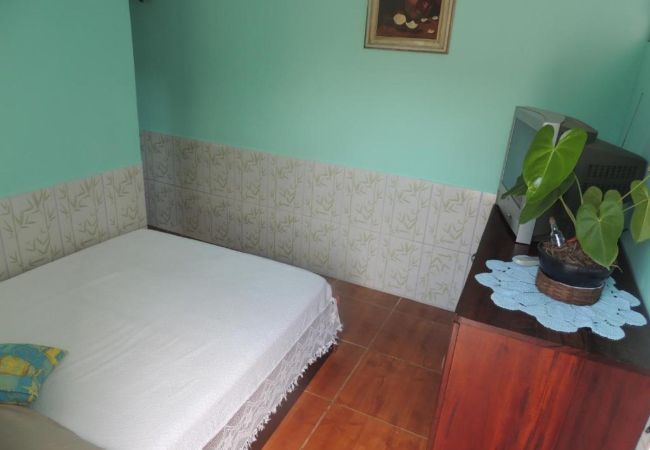 Quarto em Caraguatatuba - Suíte 5 com piscina e wi-fi em Caraguatatuba Quarto em Caraguatatuba - Suíte 5 com piscina e wi-fi em Caraguatatuba