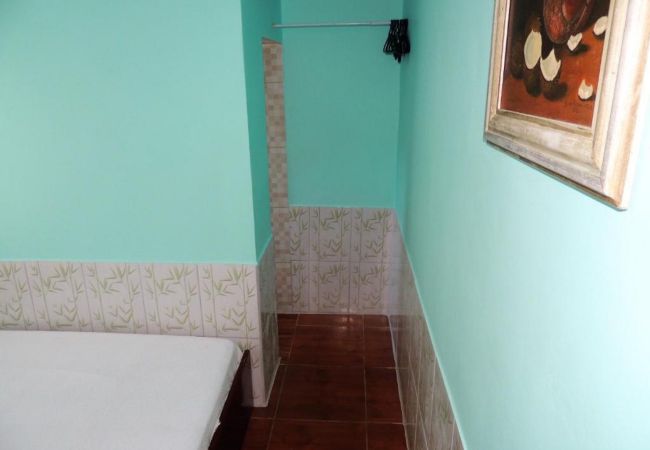 Quarto em Caraguatatuba - Suíte 5 com piscina e wi-fi em Caraguatatuba Quarto em Caraguatatuba - Suíte 5 com piscina e wi-fi em Caraguatatuba