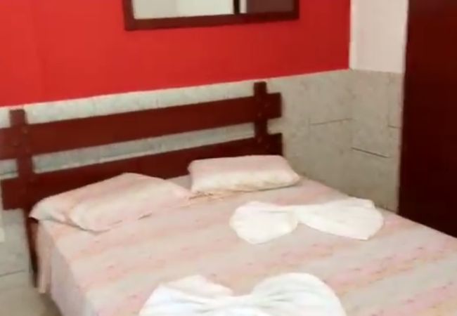 Quarto em Caraguatatuba - Suíte 8 com piscina e wi-fi em Caraguatatuba Quarto em Caraguatatuba - Suíte 8 com piscina e wi-fi em Caraguatatuba