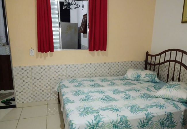 Quarto em Caraguatatuba - Suíte 10 com wifi a 4 min da praia em Caraguá Quarto em Caraguatatuba - Suíte 10 com wifi a 4 min da praia em Caraguá