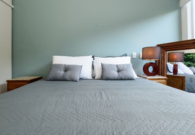 Apartamento em Rio de Janeiro - Sossego em Copa | Vista arborizada | BR1009 Apartamento em Rio de Janeiro - Sossego em Copa | Vista arborizada | BR1009