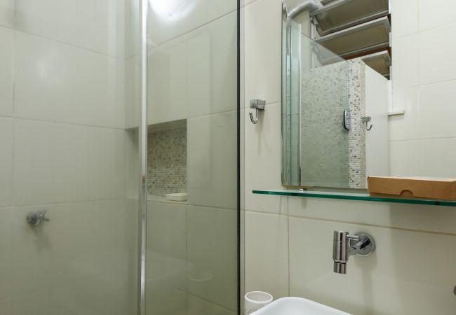 Apartamento em Rio de Janeiro - Sossego em Copa | Vista arborizada | BR1009 Apartamento em Rio de Janeiro - Sossego em Copa | Vista arborizada | BR1009