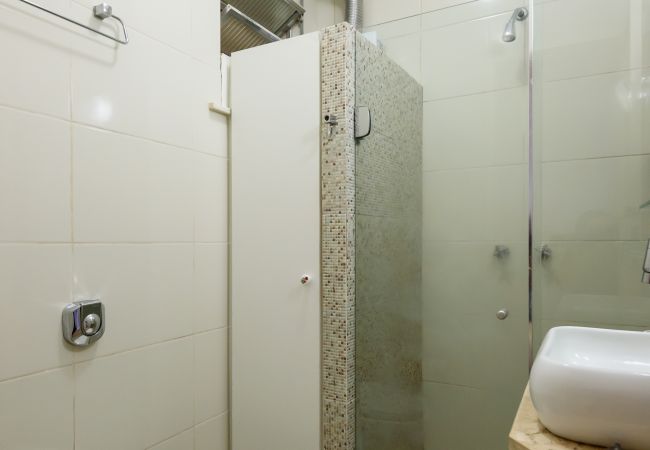 Apartamento em Rio de Janeiro - Sossego em Copa | Vista arborizada | BR1009 Apartamento em Rio de Janeiro - Sossego em Copa | Vista arborizada | BR1009
