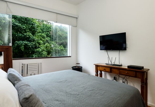 Apartamento em Rio de Janeiro - Sossego em Copa | Vista arborizada | BR1009 Apartamento em Rio de Janeiro - Sossego em Copa | Vista arborizada | BR1009