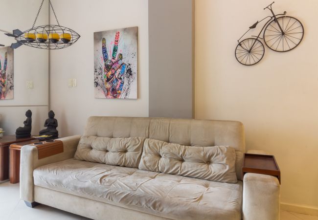 Apartamento em Rio de Janeiro - 450 metros da praia do Leme | PI401 Apartamento em Rio de Janeiro - 450 metros da praia do Leme | PI401