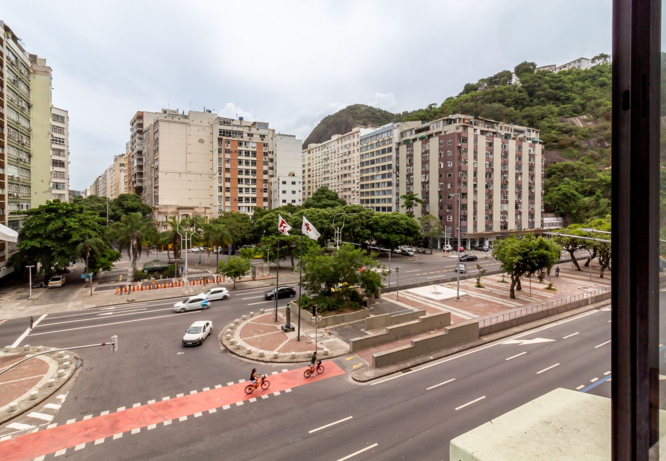 Apartamento em Rio de Janeiro - 450 metros da praia do Leme | PI401 Apartamento em Rio de Janeiro - 450 metros da praia do Leme | PI401