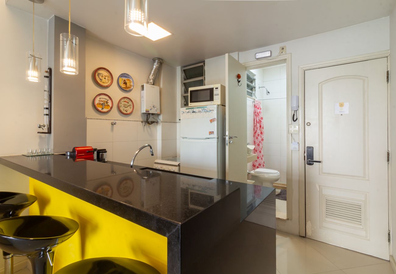 Apartamento em Rio de Janeiro - 450 metros da praia do Leme | PI401 Apartamento em Rio de Janeiro - 450 metros da praia do Leme | PI401