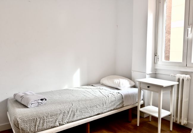 Apartamento em Madrid - MADRID RIO - PALACIO REAL- HOSPITAL 12 OCTUBRE -3 ROOMS - 2 BATHROOMS.Temporal  Apartamento em Madrid - MADRID RIO - PALACIO REAL- HOSPITAL 12 OCTUBRE -3 ROOMS - 2 BATHROOMS.Temporal
