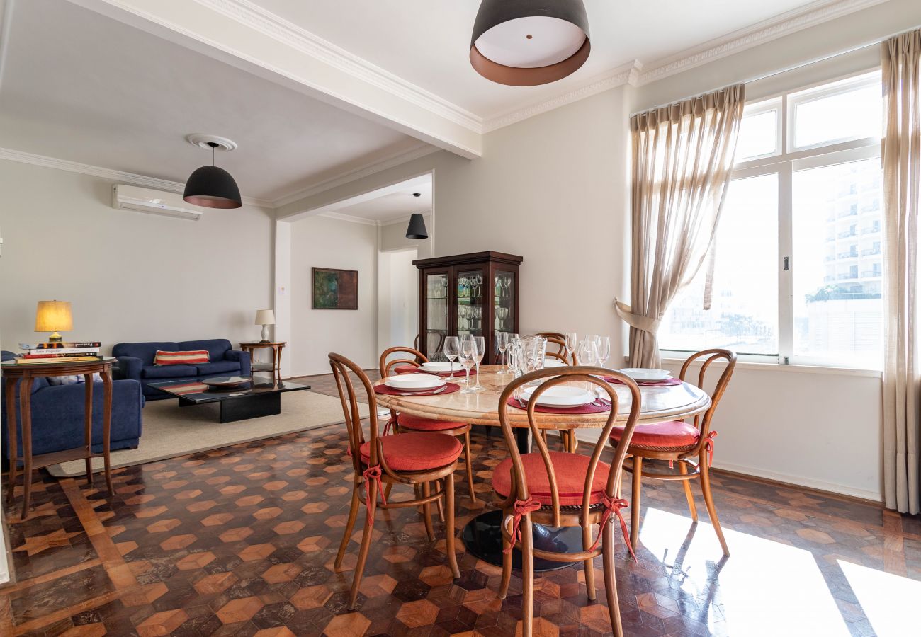 Apartamento em Rio de Janeiro - Refúgio literário, próximo ao Arpoador | FCO501 Apartamento em Rio de Janeiro - Refúgio literário, próximo ao Arpoador | FCO501