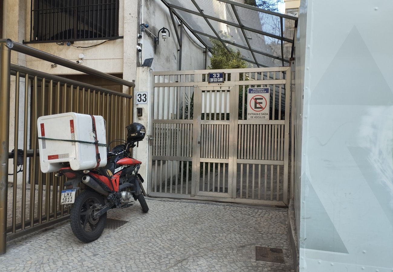 Apartamento em Rio de Janeiro - Refúgio literário, próximo ao Arpoador | FCO501 Apartamento em Rio de Janeiro - Refúgio literário, próximo ao Arpoador | FCO501