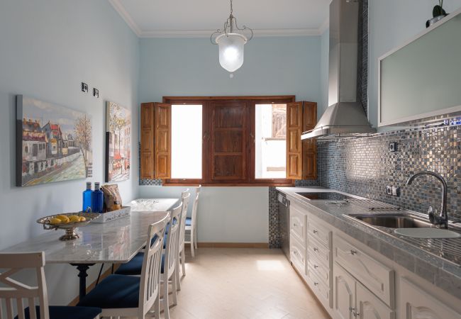 Apartamento em Arucas - HomeForGuest NUEVO Dúplex con Azotea junto a la Catedral de Arucas Apartamento em Arucas - HomeForGuest NUEVO Dúplex con Azotea junto a la Catedral de Arucas