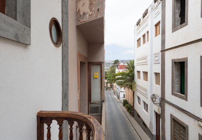 Apartamento em Arucas - HomeForGuest NUEVO Dúplex con Azotea junto a la Catedral de Arucas Apartamento em Arucas - HomeForGuest NUEVO Dúplex con Azotea junto a la Catedral de Arucas