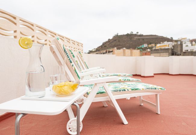 Apartamento em Arucas - HomeForGuest NUEVO Dúplex con Azotea junto a la Catedral de Arucas Apartamento em Arucas - HomeForGuest NUEVO Dúplex con Azotea junto a la Catedral de Arucas