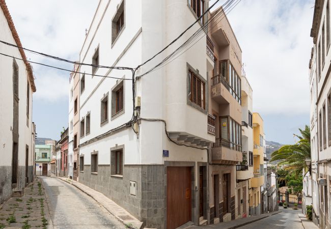 Apartamento em Arucas - HomeForGuest NUEVO Dúplex con Azotea junto a la Catedral de Arucas Apartamento em Arucas - HomeForGuest NUEVO Dúplex con Azotea junto a la Catedral de Arucas