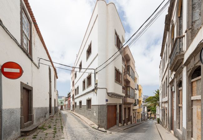 Apartamento em Arucas - HomeForGuest NUEVO Dúplex con Azotea junto a la Catedral de Arucas Apartamento em Arucas - HomeForGuest NUEVO Dúplex con Azotea junto a la Catedral de Arucas