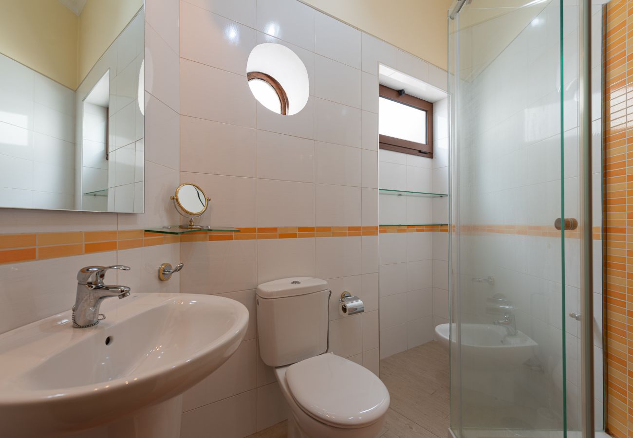 Apartamento em Arucas - HomeForGuest NUEVO Dúplex con Azotea junto a la Catedral de Arucas Apartamento em Arucas - HomeForGuest NUEVO Dúplex con Azotea junto a la Catedral de Arucas