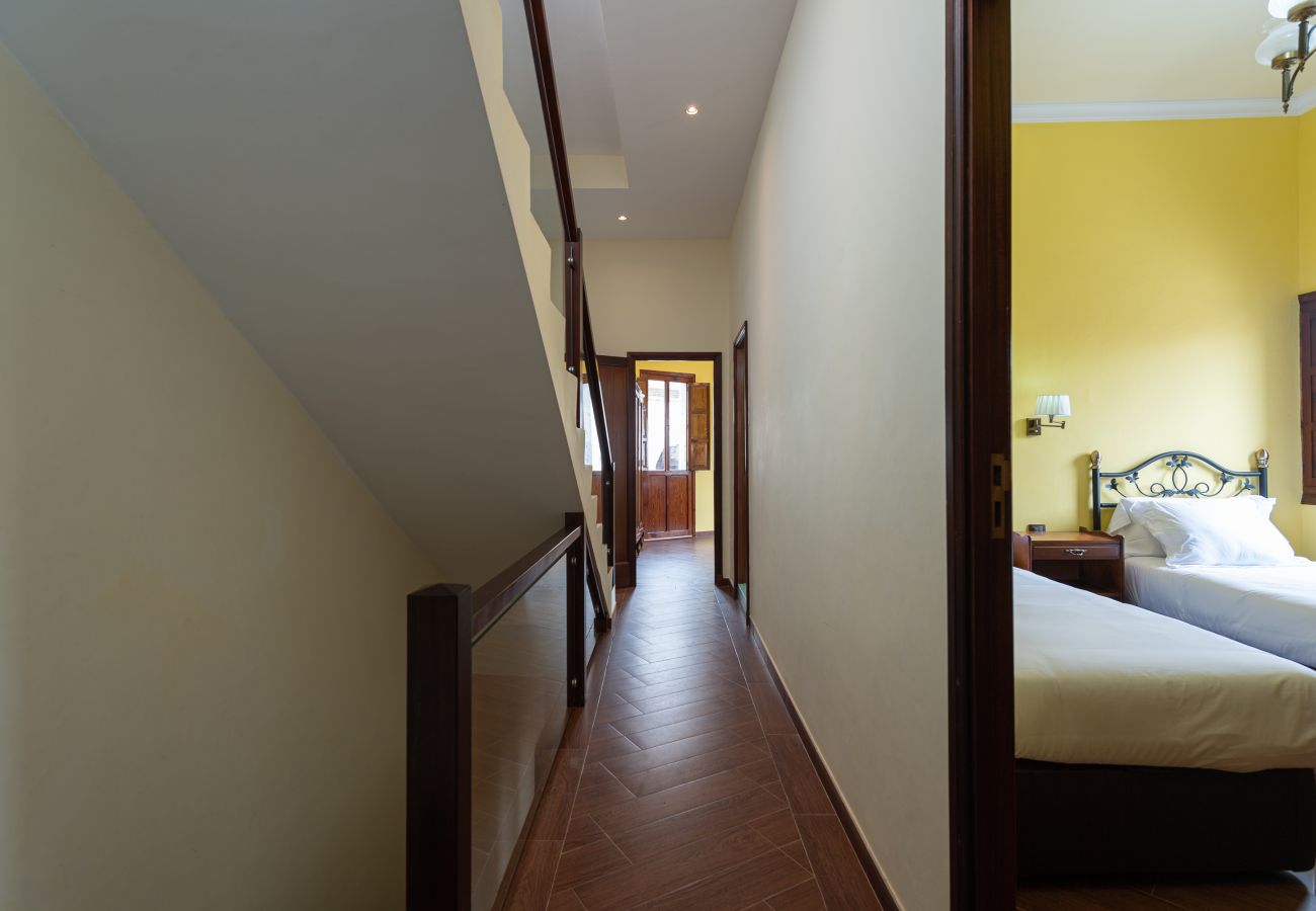 Apartamento em Arucas - HomeForGuest NUEVO Dúplex con Azotea junto a la Catedral de Arucas Apartamento em Arucas - HomeForGuest NUEVO Dúplex con Azotea junto a la Catedral de Arucas