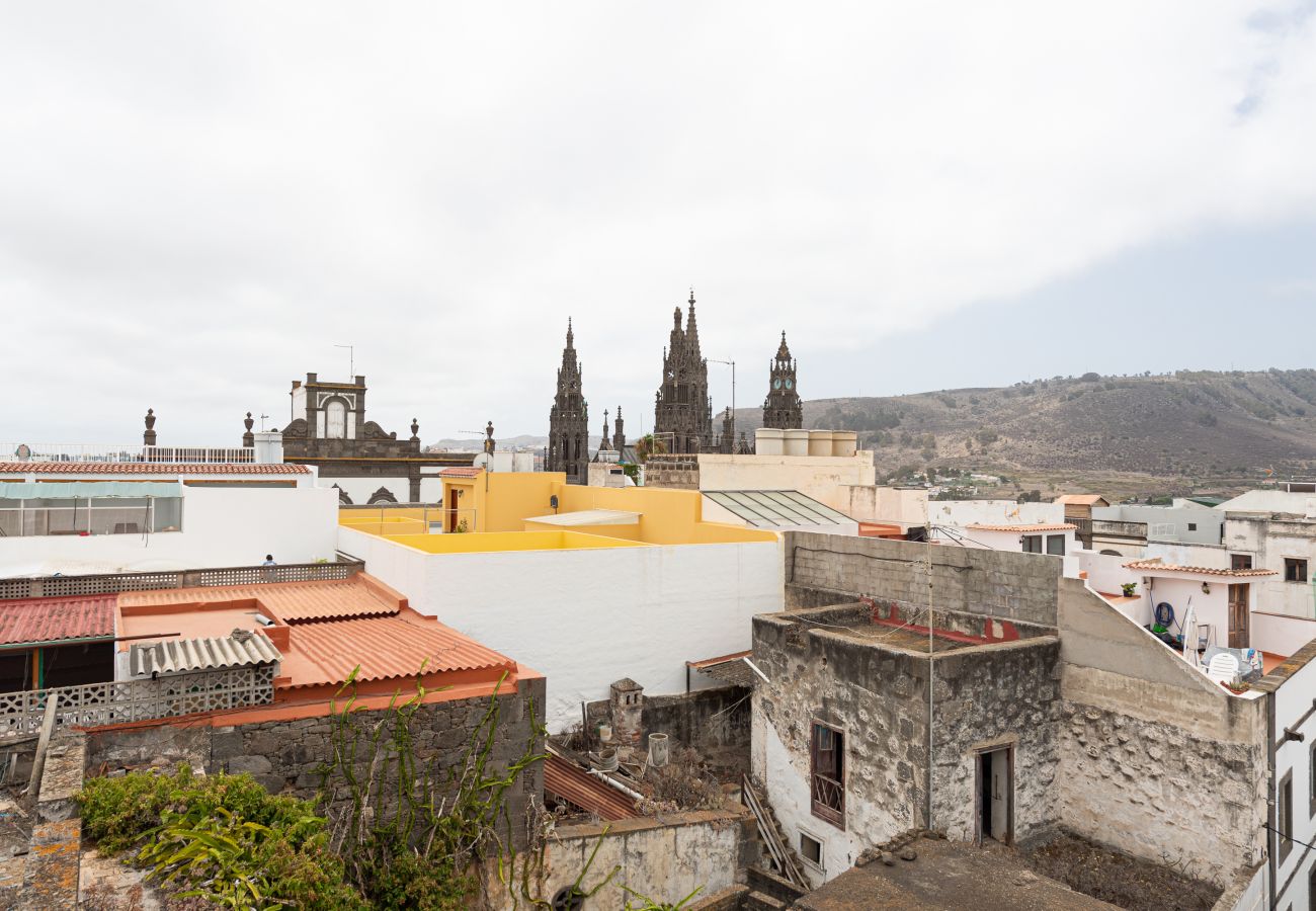 Apartamento em Arucas - HomeForGuest NUEVO Dúplex con Azotea junto a la Catedral de Arucas Apartamento em Arucas - HomeForGuest NUEVO Dúplex con Azotea junto a la Catedral de Arucas