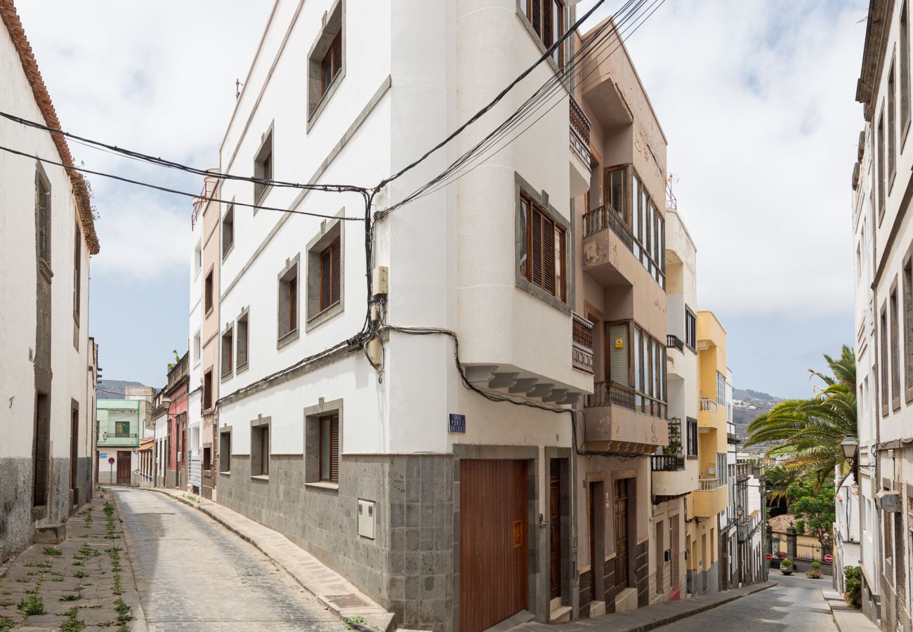 Apartamento em Arucas - HomeForGuest NUEVO Dúplex con Azotea junto a la Catedral de Arucas Apartamento em Arucas - HomeForGuest NUEVO Dúplex con Azotea junto a la Catedral de Arucas