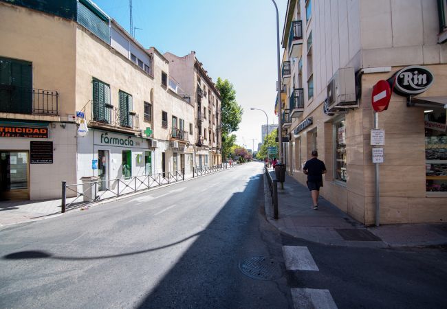 Apartamento em Madrid - M (JMC 5) BERNABEU R. MADRID STADIUM APARTMENT 1 ROOM 2 PAX PARKING  - MADRID BUSINESS CENTER Apartamento em Madrid - M (JMC 5) BERNABEU R. MADRID STADIUM APARTMENT 1 ROOM 2 PAX PARKING  - MADRID BUSINESS CENTER