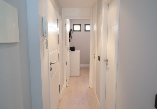 Apartamento em Madrid - M (JMC 5) BERNABEU R. MADRID STADIUM APARTMENT 1 ROOM 2 PAX PARKING  - MADRID BUSINESS CENTER Apartamento em Madrid - M (JMC 5) BERNABEU R. MADRID STADIUM APARTMENT 1 ROOM 2 PAX PARKING  - MADRID BUSINESS CENTER