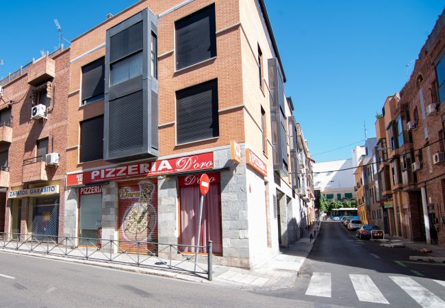 Apartamento em Madrid - M (JMC 5) BERNABEU R. MADRID STADIUM APARTMENT 1 ROOM 2 PAX PARKING  - MADRID BUSINESS CENTER Apartamento em Madrid - M (JMC 5) BERNABEU R. MADRID STADIUM APARTMENT 1 ROOM 2 PAX PARKING  - MADRID BUSINESS CENTER