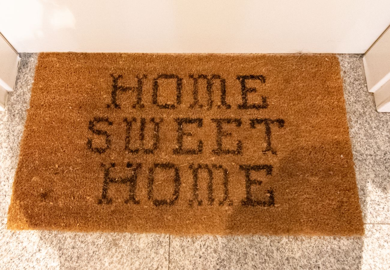 Apartamento em Madrid - M (JMC 5) BERNABEU R. MADRID STADIUM APARTMENT 1 ROOM 2 PAX PARKING  - MADRID BUSINESS CENTER Apartamento em Madrid - M (JMC 5) BERNABEU R. MADRID STADIUM APARTMENT 1 ROOM 2 PAX PARKING  - MADRID BUSINESS CENTER