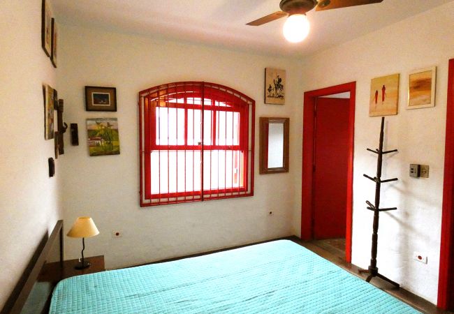 Casa em São Sebastião - Casa com lazer e WiFi a 100m da Praia de Guaecá/SP Casa em São Sebastião - Casa com lazer e WiFi a 100m da Praia de Guaecá/SP