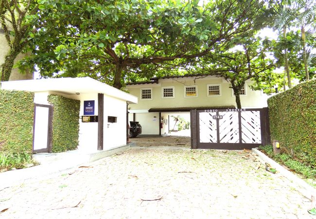Casa em São Sebastião - Casa c lazer e wifi em frente à praia de Maresias Casa em São Sebastião - Casa c lazer e wifi em frente à praia de Maresias