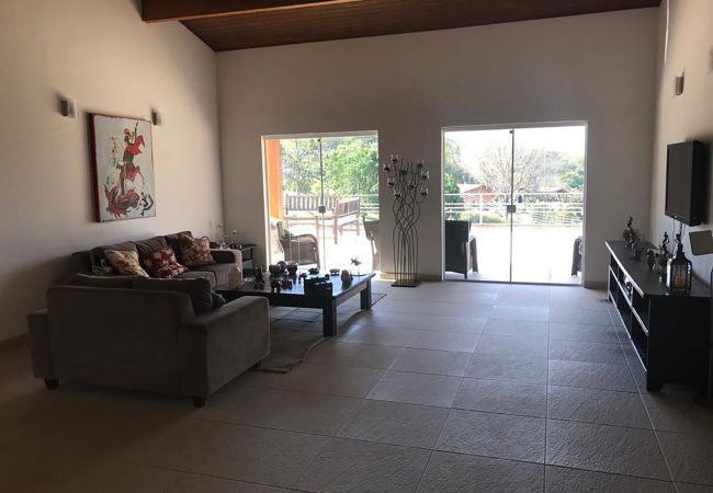 Casa em Campo Limpo Paulista - Chácara c WiFi, piscina,churrasq e salão de jogos Casa em Campo Limpo Paulista - Chácara c WiFi, piscina,churrasq e salão de jogos