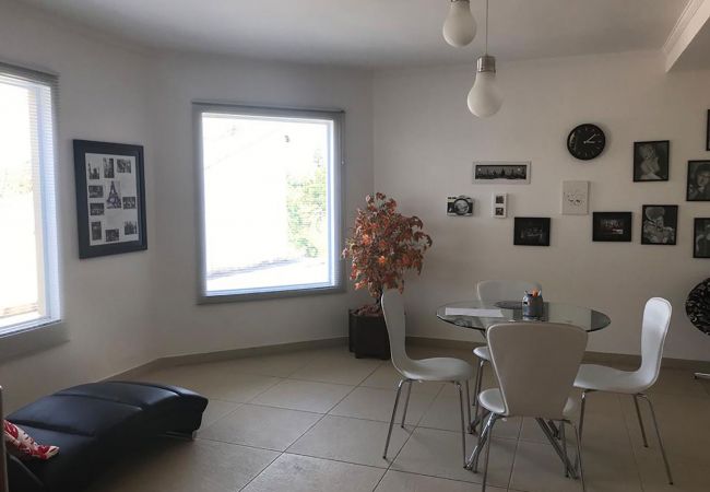 Casa em Campo Limpo Paulista - Chácara c WiFi, piscina,churrasq e salão de jogos Casa em Campo Limpo Paulista - Chácara c WiFi, piscina,churrasq e salão de jogos