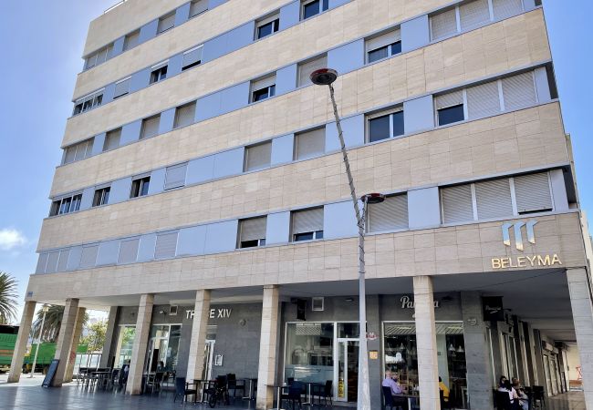 Apartamento em Las Palmas de Gran Canaria - HomeForGuest Apartamento cerca de las Canteras con Parking GRATIS Apartamento em Las Palmas de Gran Canaria - HomeForGuest Apartamento cerca de las Canteras con Parking GRATIS