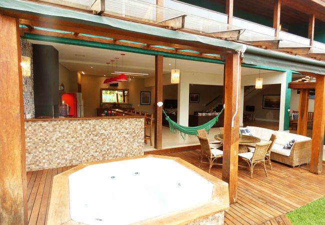 Casa em São Sebastião - Refúgio Perfeito: Conforto, Piscina e Praia! Casa em São Sebastião - Refúgio Perfeito: Conforto, Piscina e Praia!